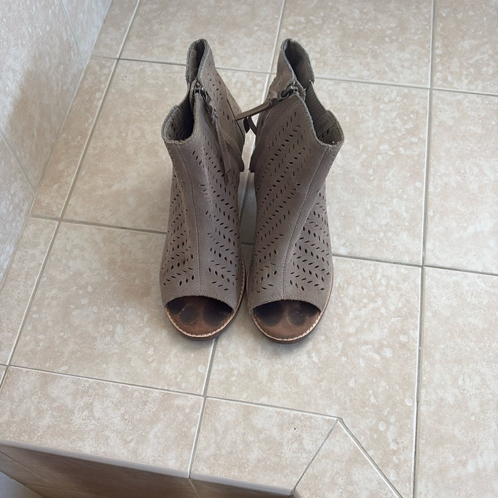 Tom’s open toed booties